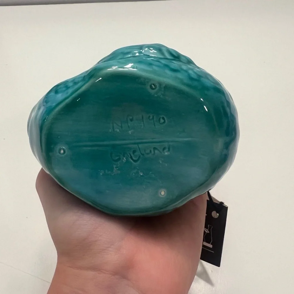 NWT turquoise pottery swan planter / decor